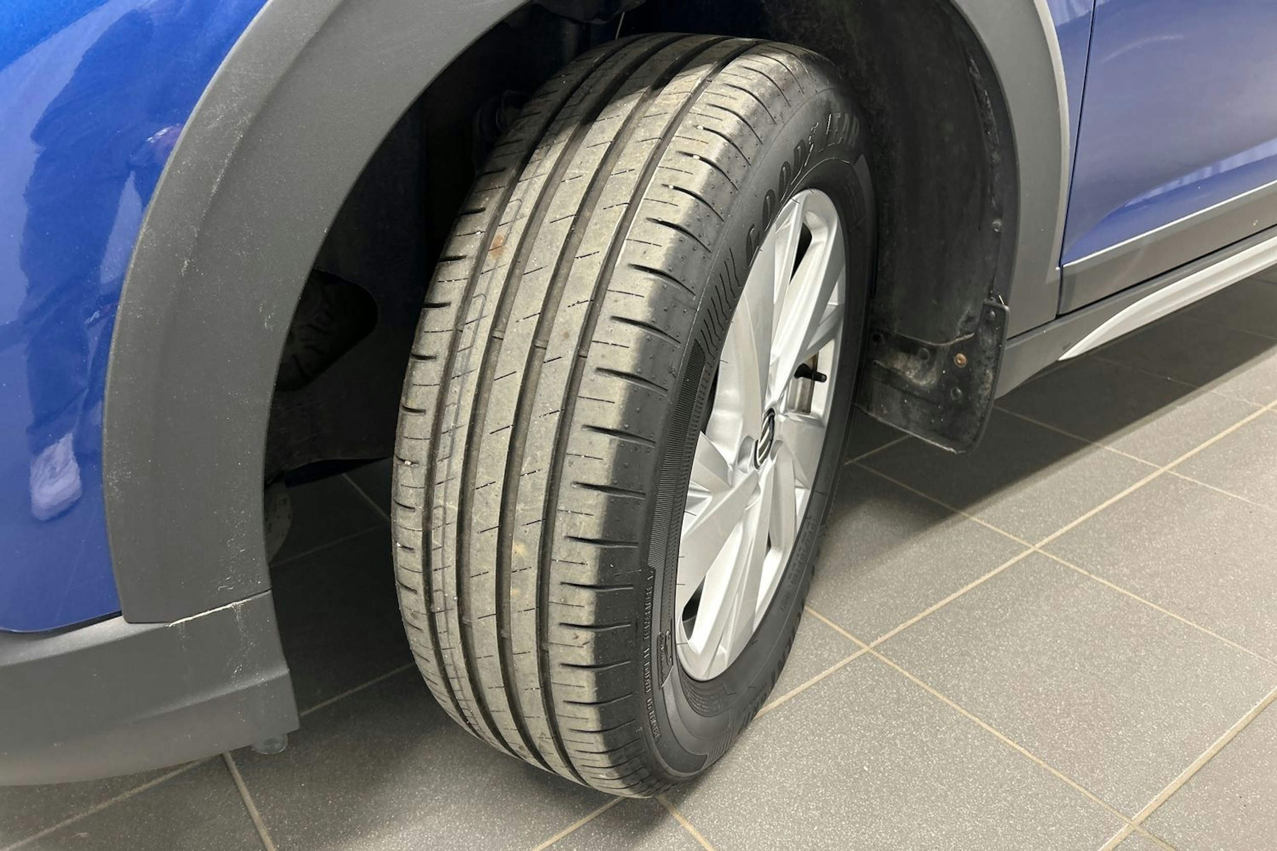 sininen Volkswagen Taigo 2022 kuva 13.