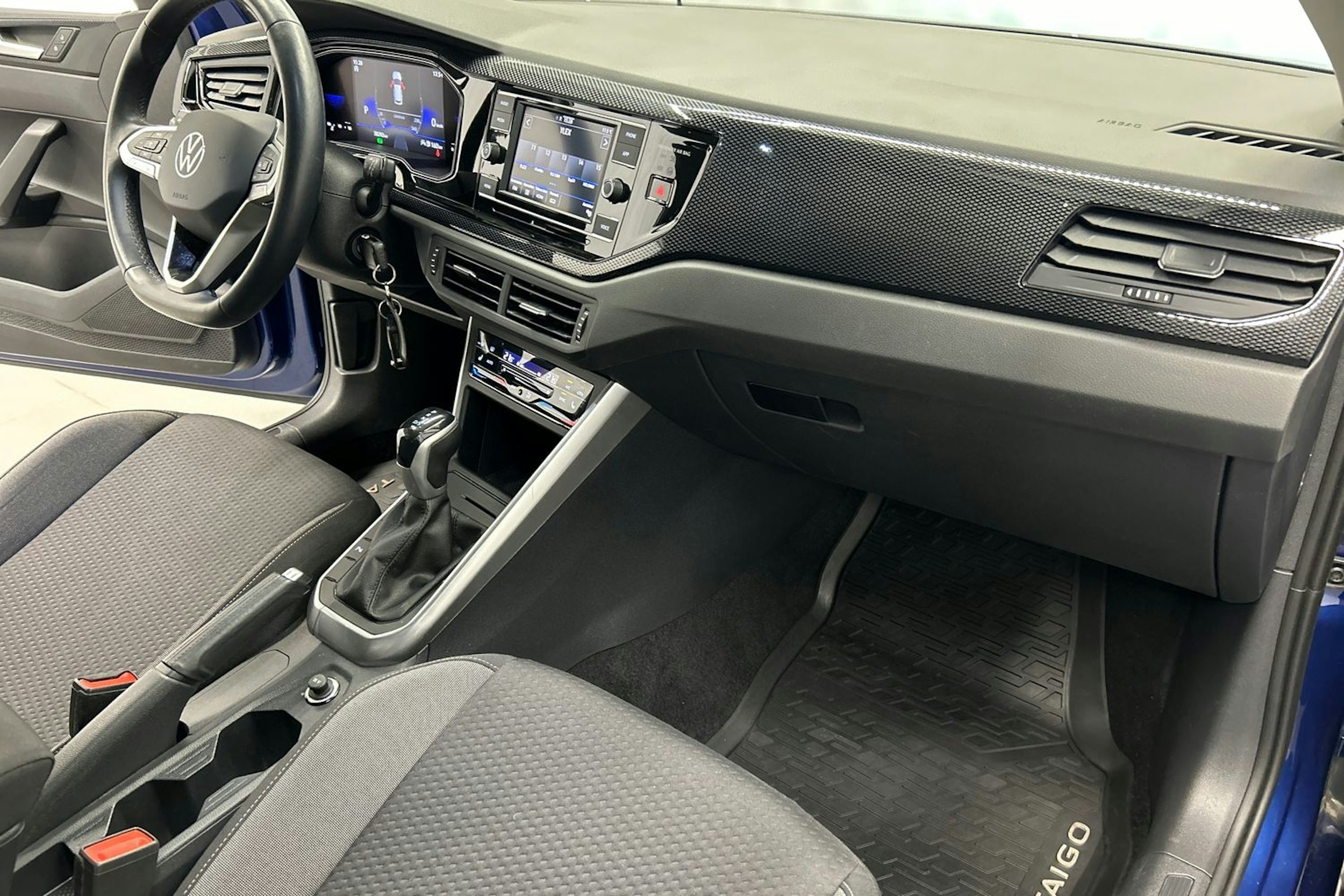 sininen Volkswagen Taigo 2022 kuva 16.