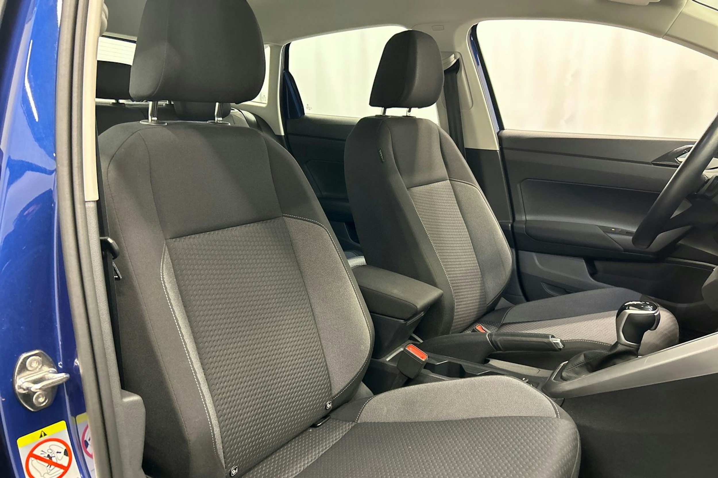 sininen Volkswagen Taigo 2022 kuva 17.