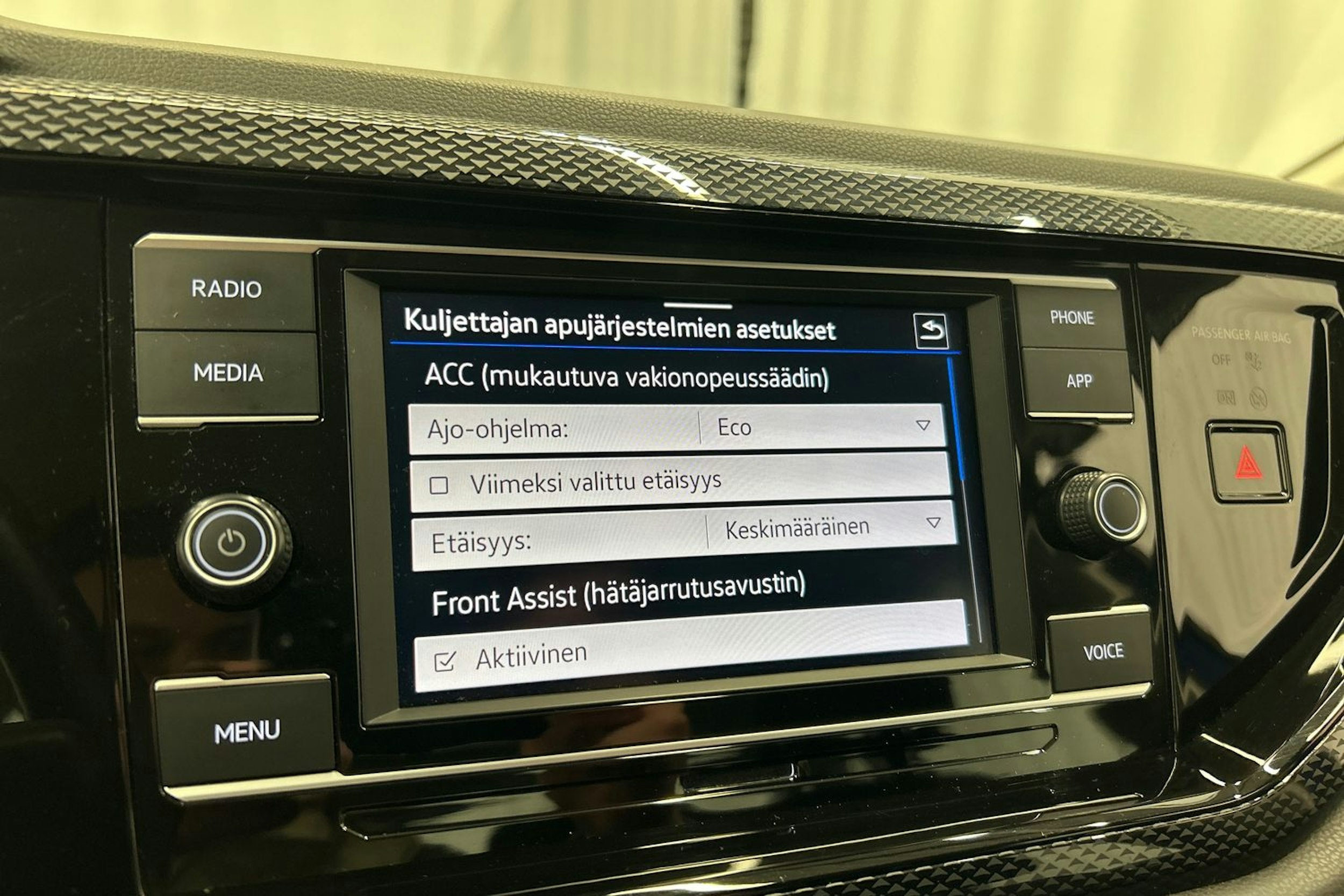 sininen Volkswagen Taigo 2022 kuva 27.