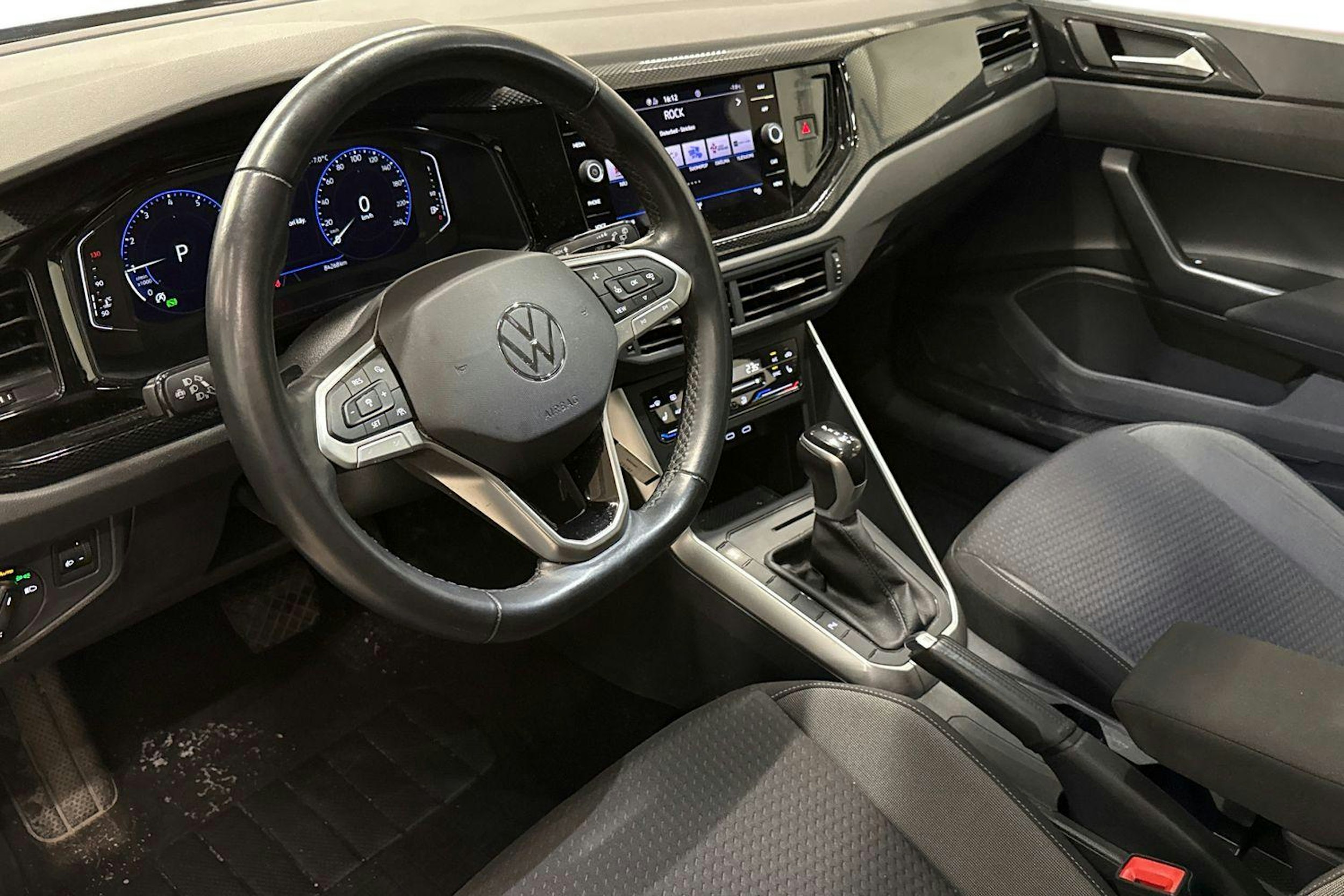 sininen Volkswagen Taigo 2022 kuva 3.