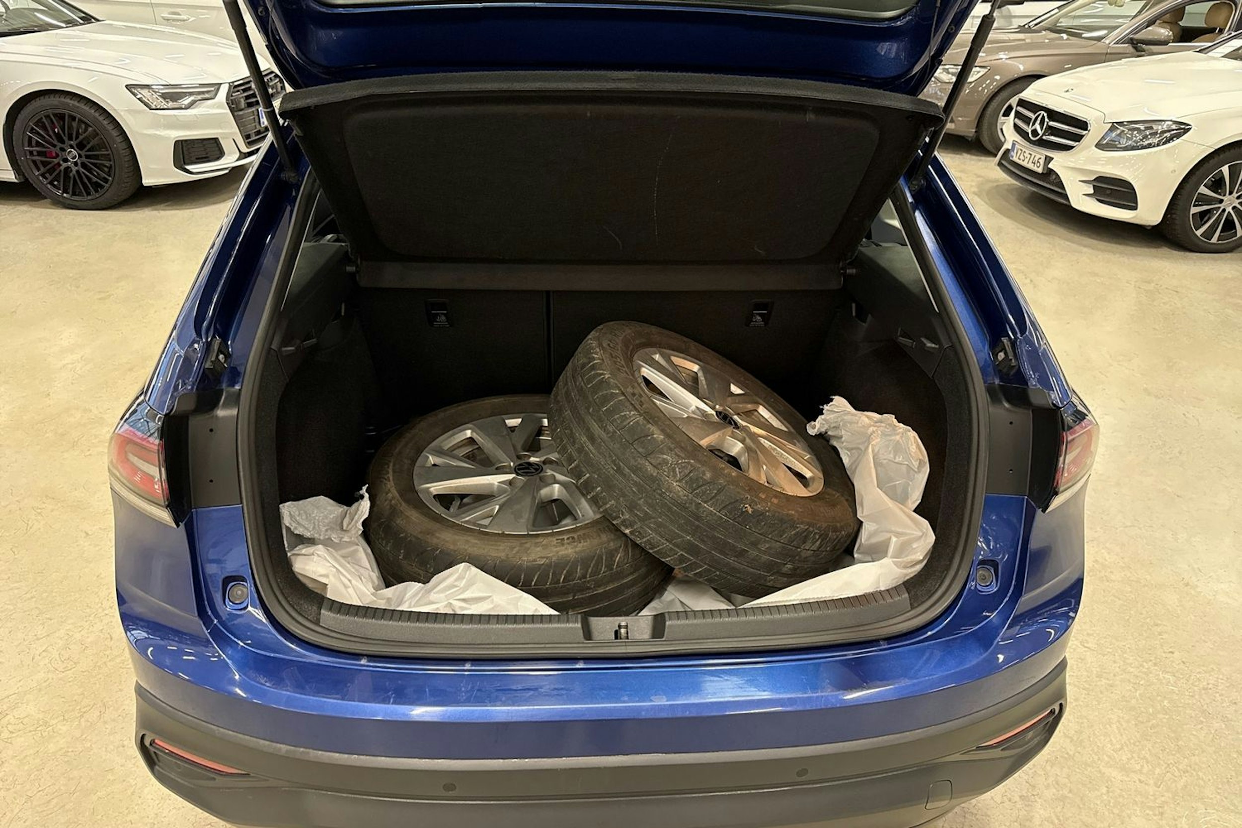 sininen Volkswagen Taigo 2022 kuva 14.