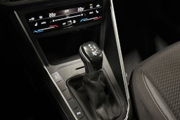 sininen Volkswagen Taigo 2022 kuva 21.