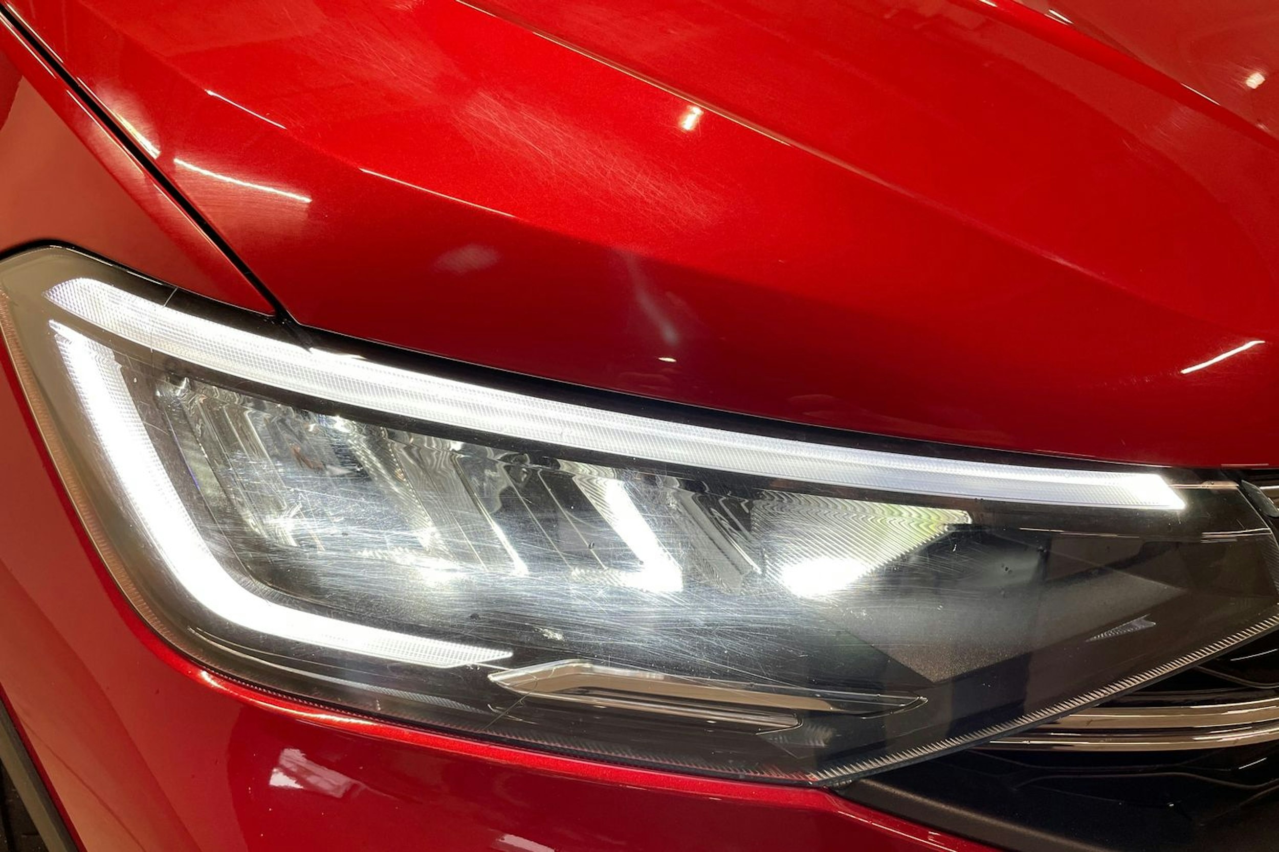Punainen Volkswagen Taigo 2022 kuva 14.