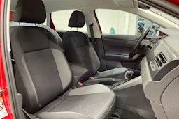 Punainen Volkswagen Taigo 2022 kuva 28.