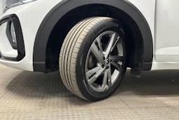 valkoinen Volkswagen Taigo 2022 kuva 10.