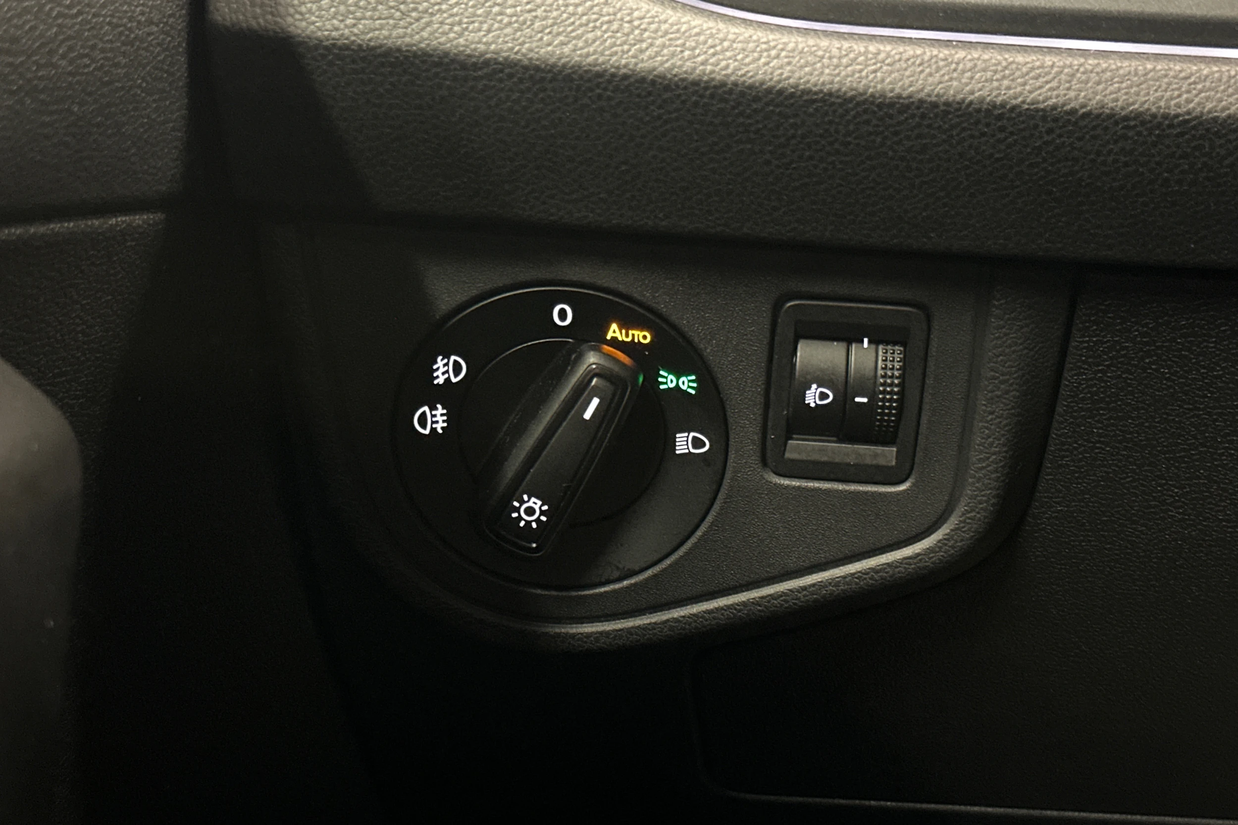valkoinen Volkswagen Taigo 2022 kuva 14.