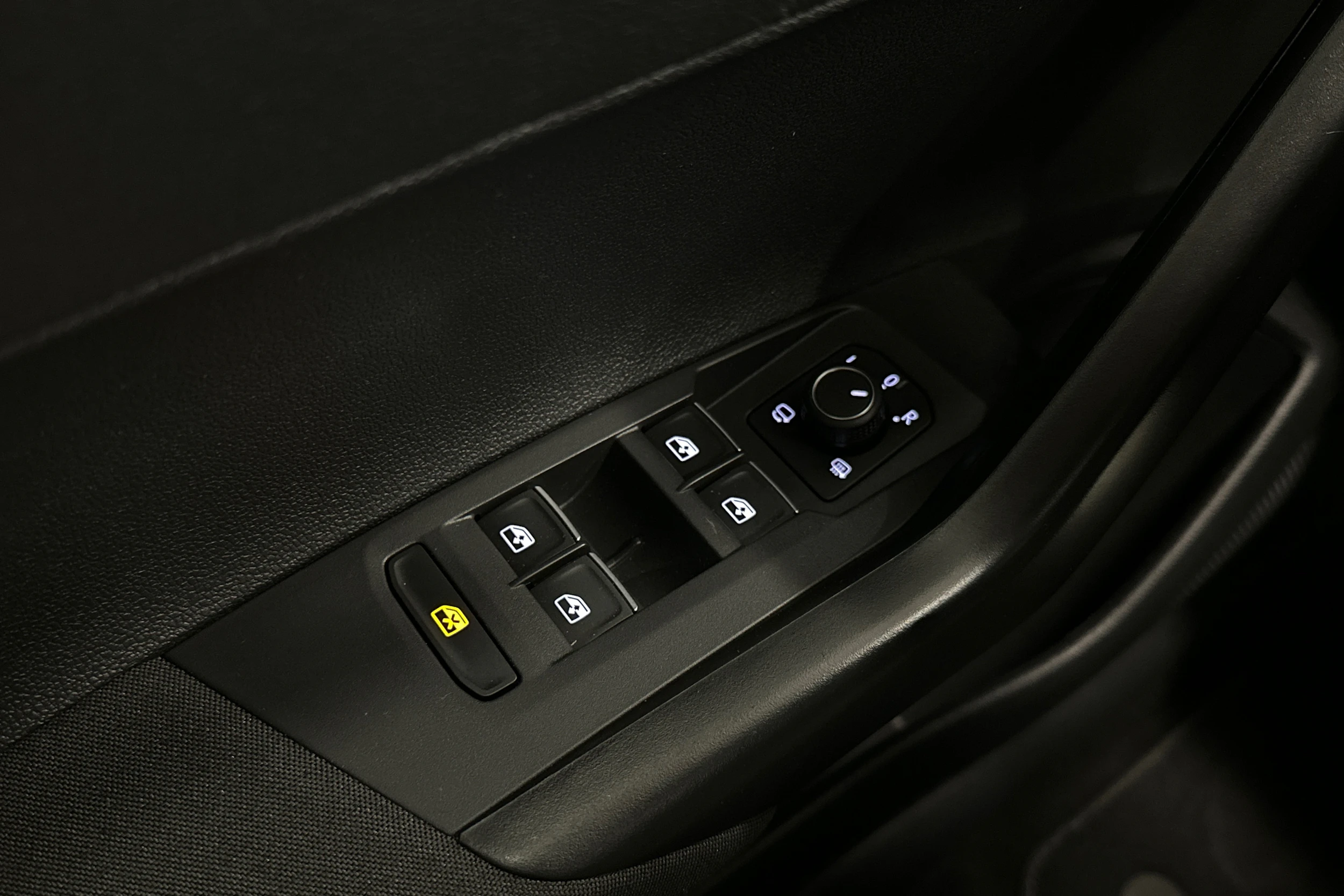 valkoinen Volkswagen Taigo 2022 kuva 15.