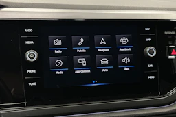 valkoinen Volkswagen Taigo 2022 kuva 16.