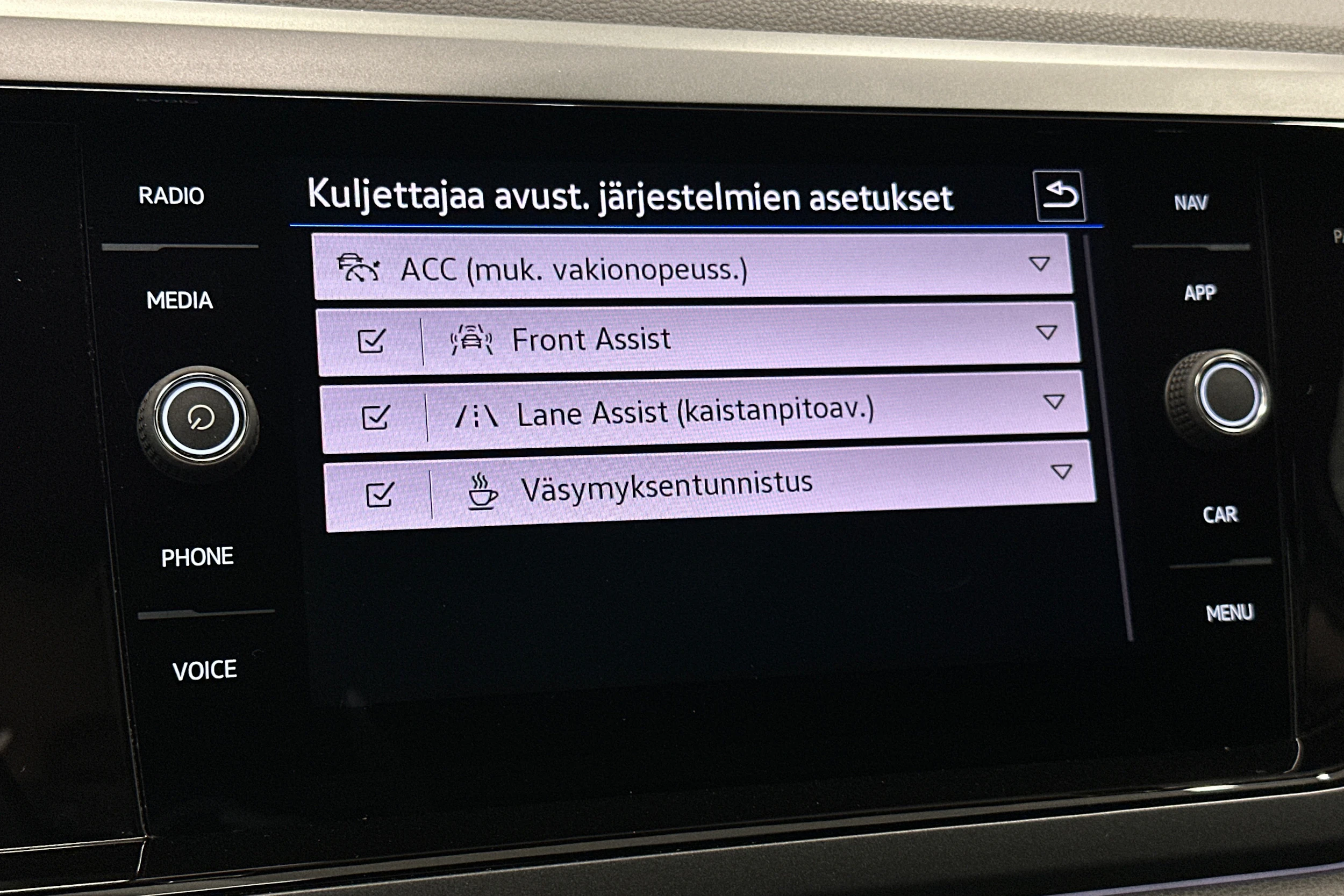 valkoinen Volkswagen Taigo 2022 kuva 21.