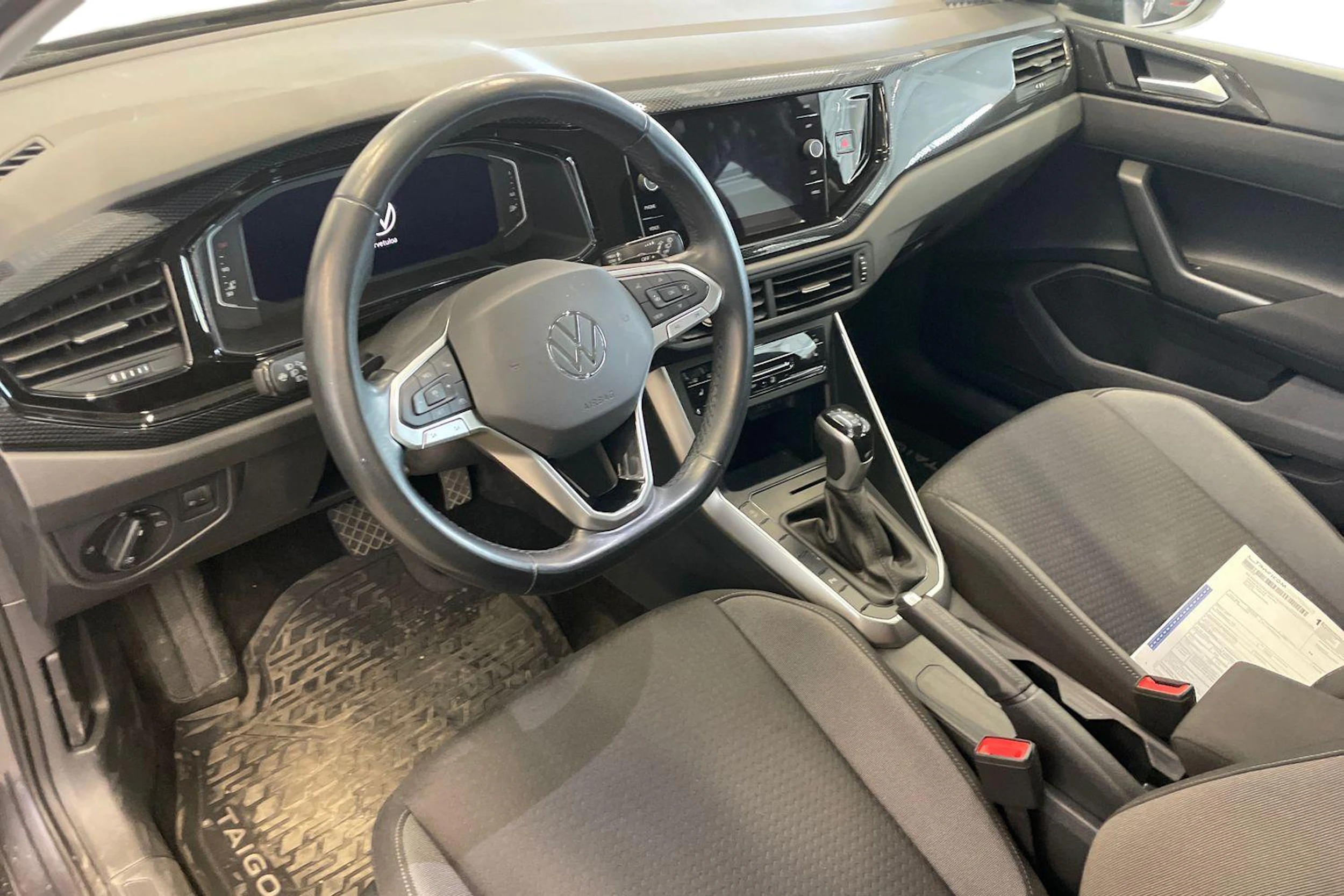harmaa Volkswagen Taigo 2022 kuva 3.