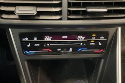 harmaa Volkswagen Taigo 2022 kuva 17.