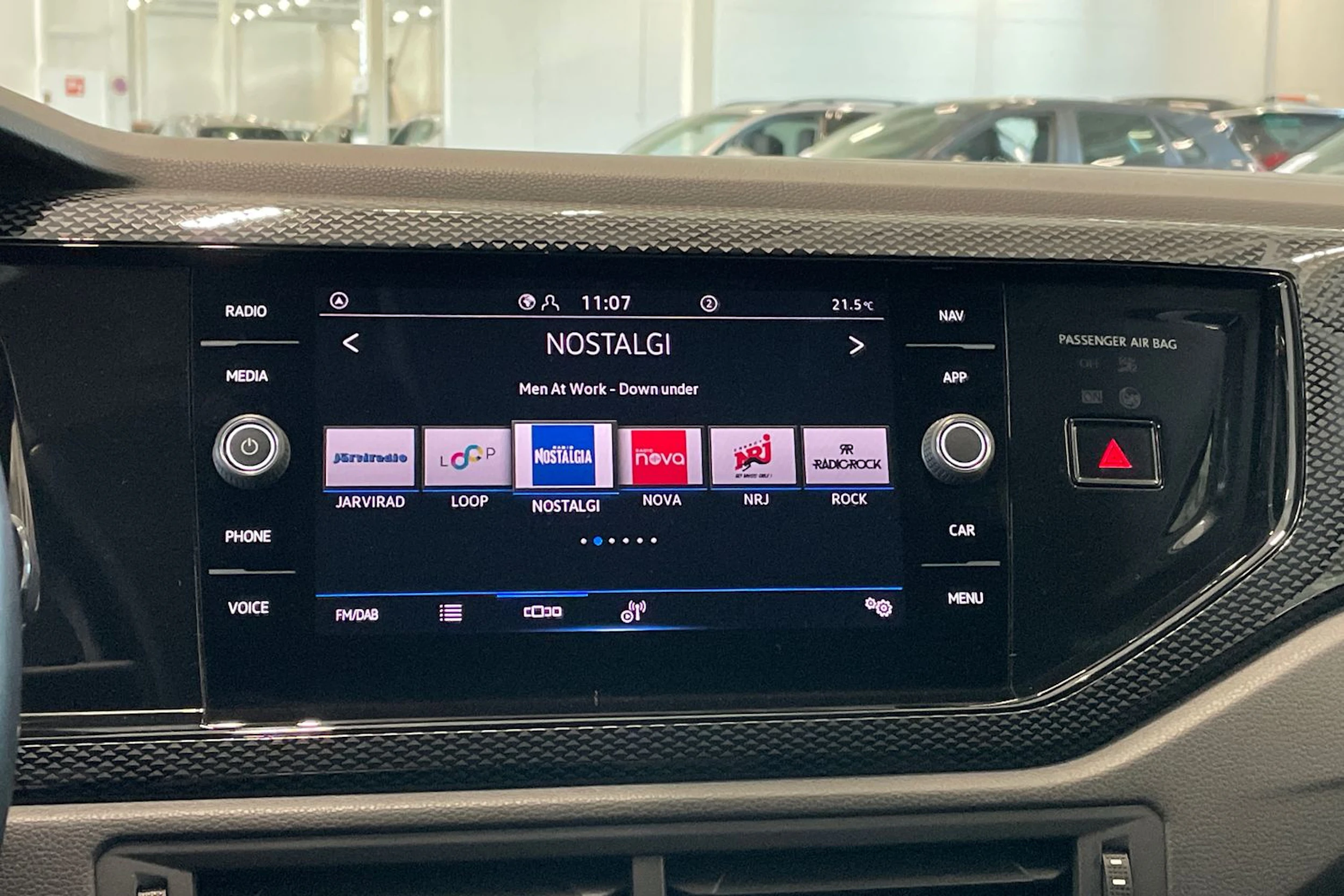 met. harmaa Volkswagen Taigo 2022 kuva 16.