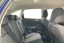 sininen Volkswagen Taigo 2022 kuva 9.
