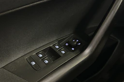 sininen Volkswagen Taigo 2022 kuva 19.