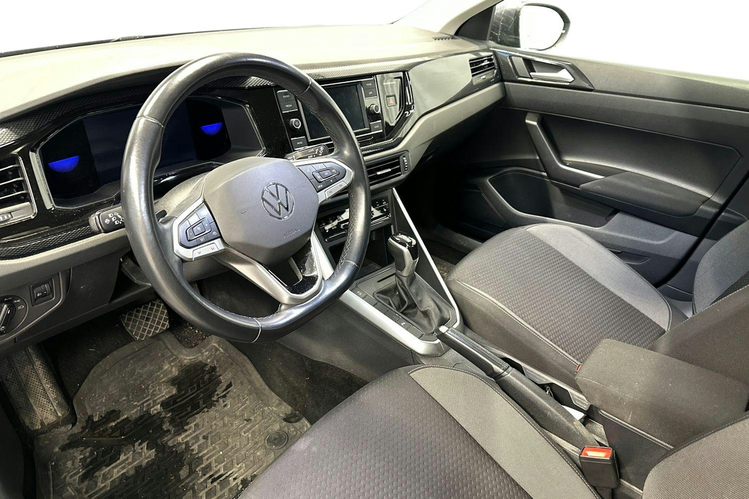 harmaa Volkswagen Taigo 2022 kuva 3.