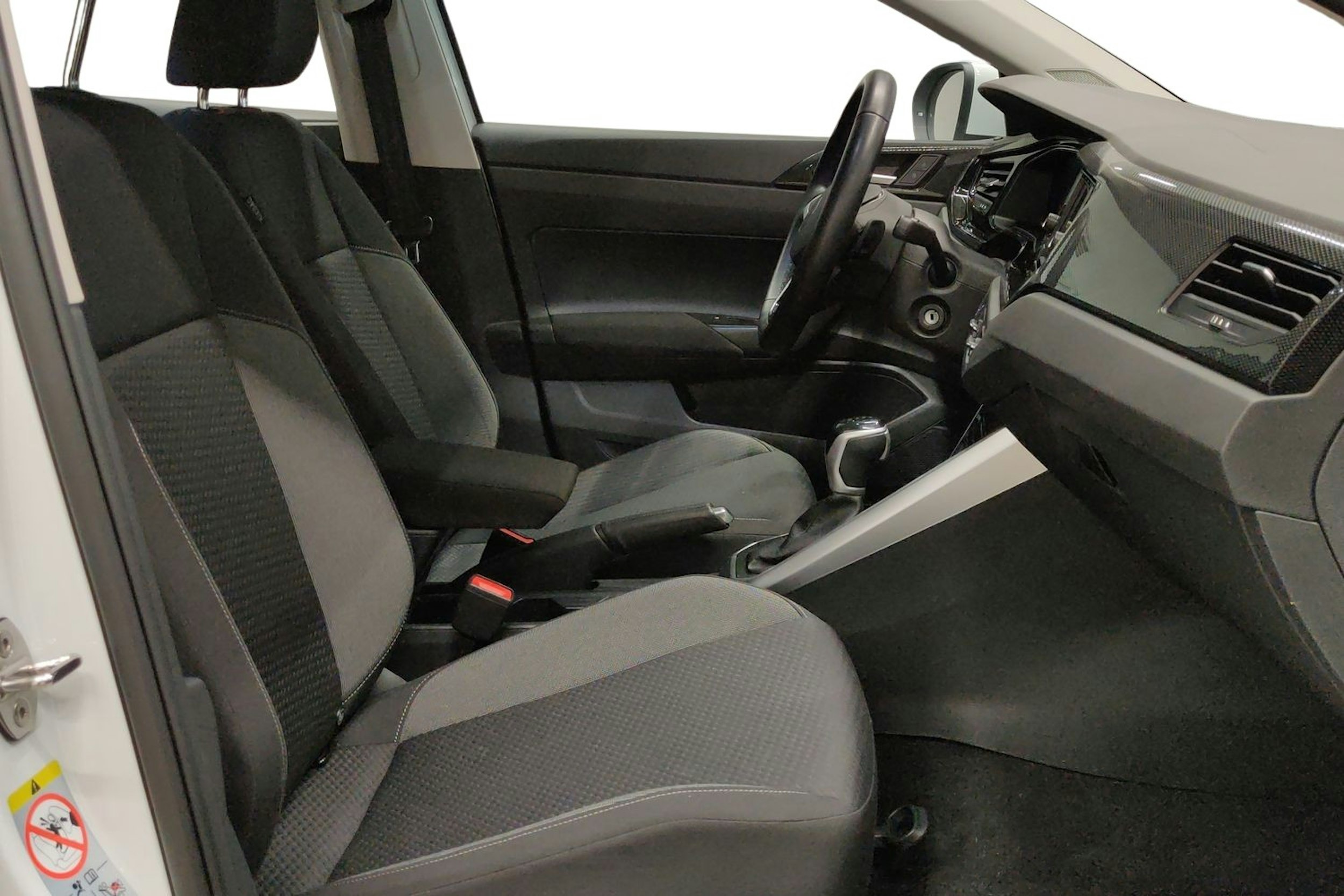 Valkoinen Volkswagen Taigo 2022 kuva 7.