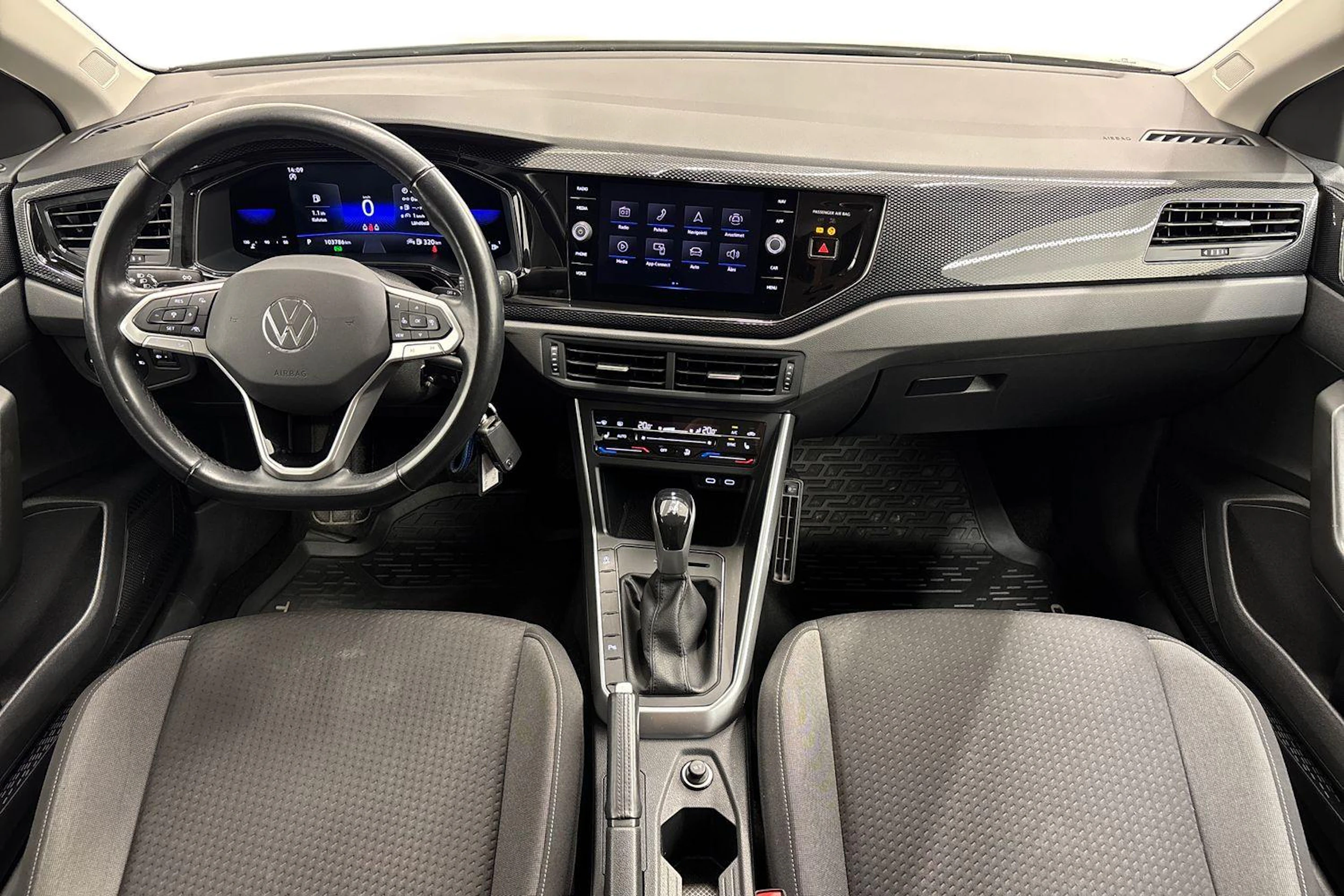 harmaa Volkswagen Taigo 2022 kuva 7.