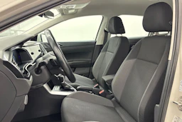 harmaa Volkswagen Taigo 2022 kuva 11.