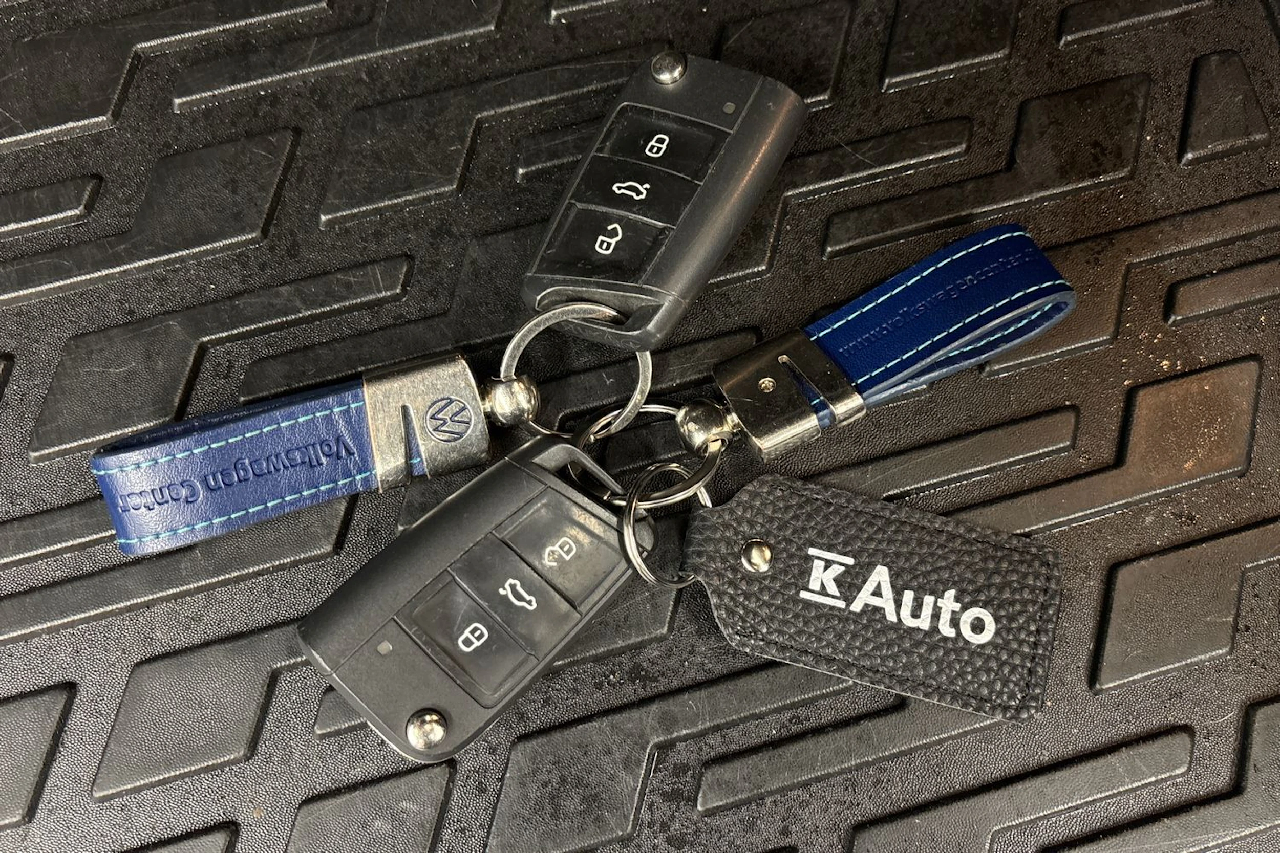 harmaa Volkswagen Taigo 2022 kuva 21.