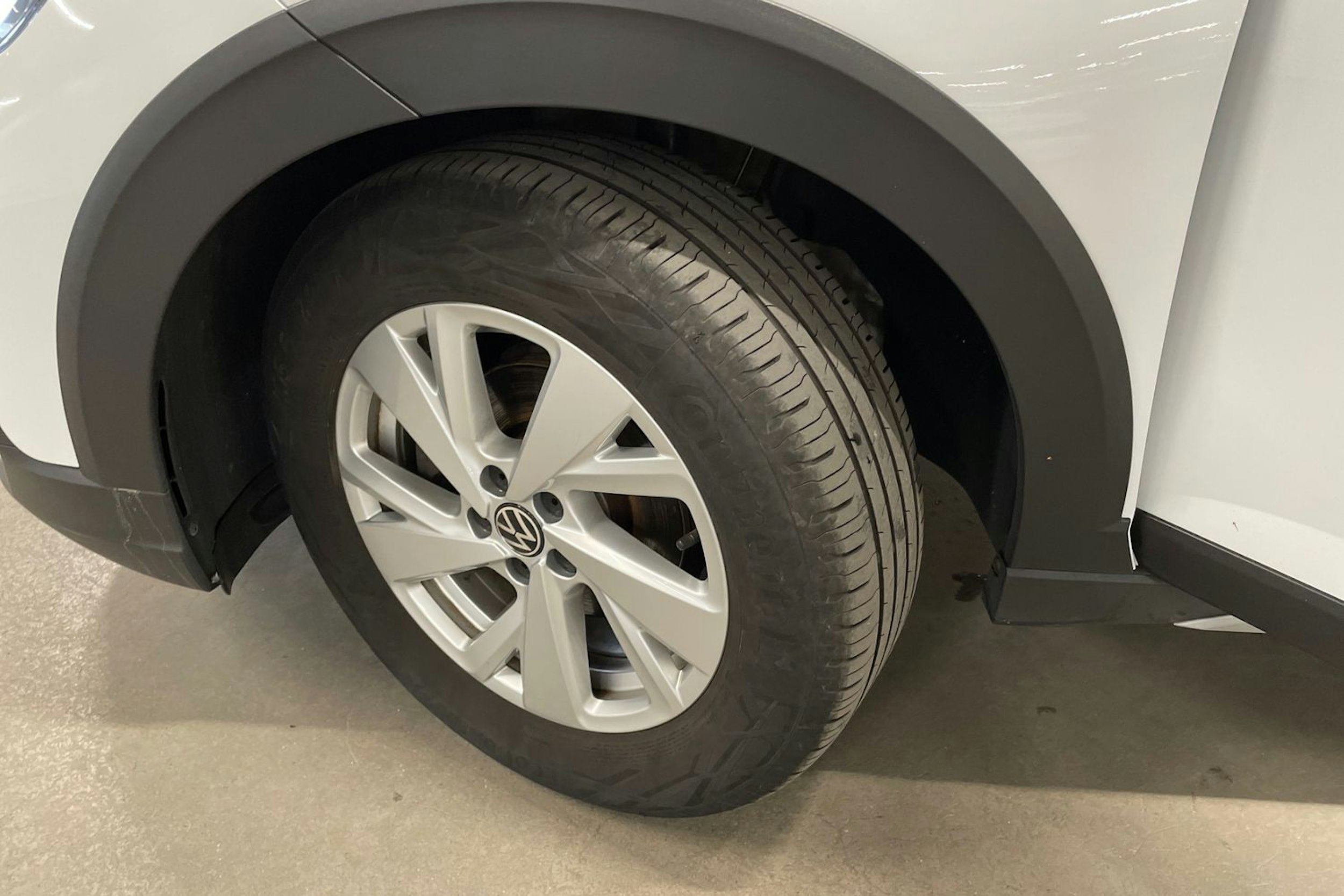 Valkoinen Volkswagen Taigo 2022 kuva 13.