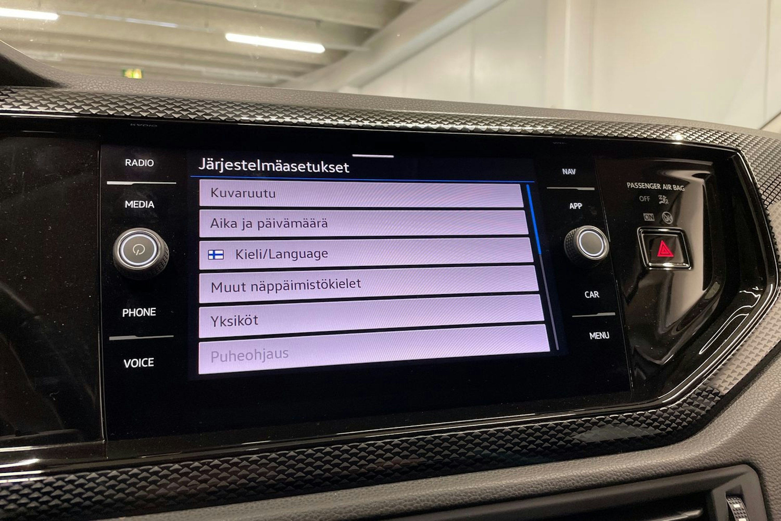 Valkoinen Volkswagen Taigo 2022 kuva 19.