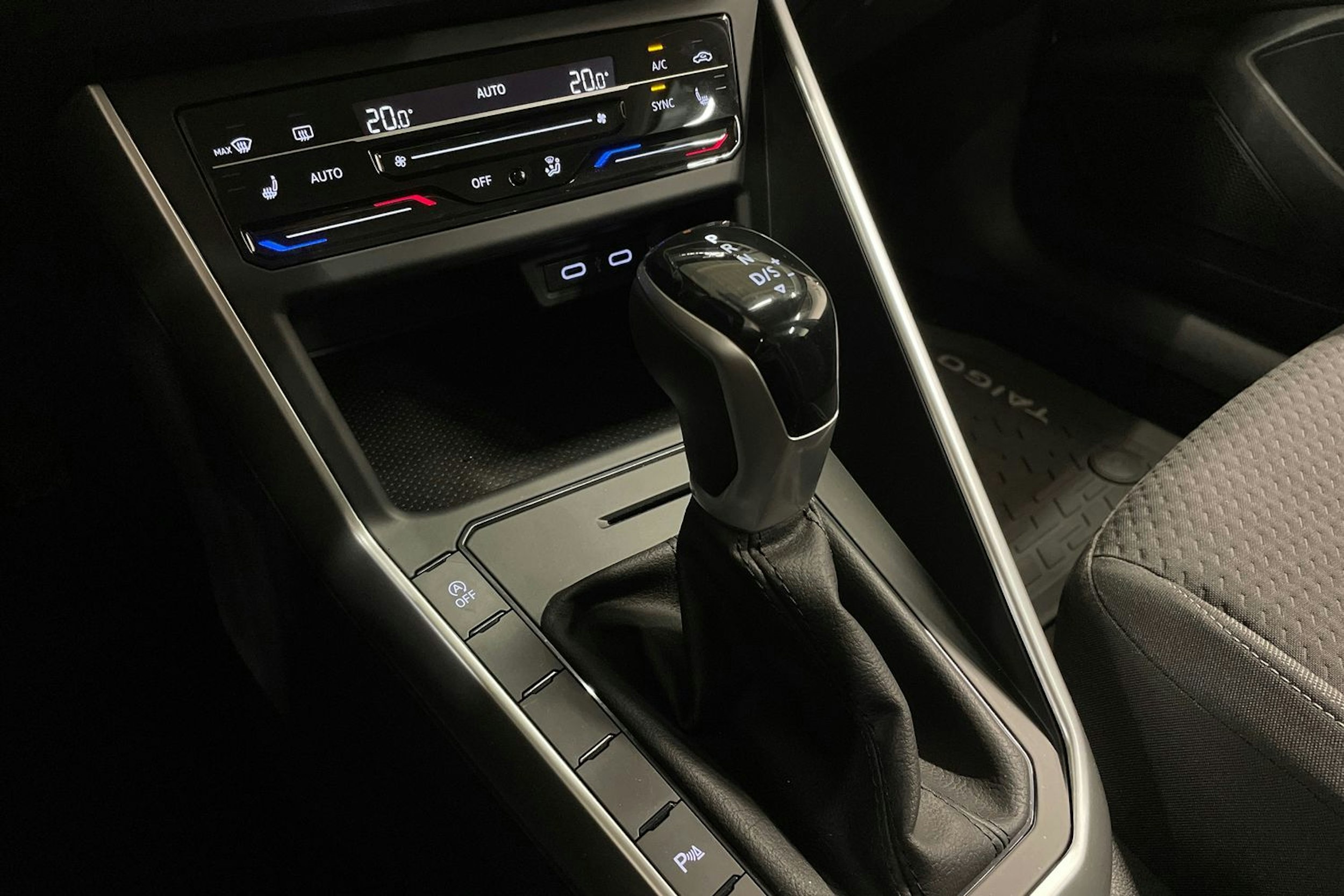 Valkoinen Volkswagen Taigo 2022 kuva 23.