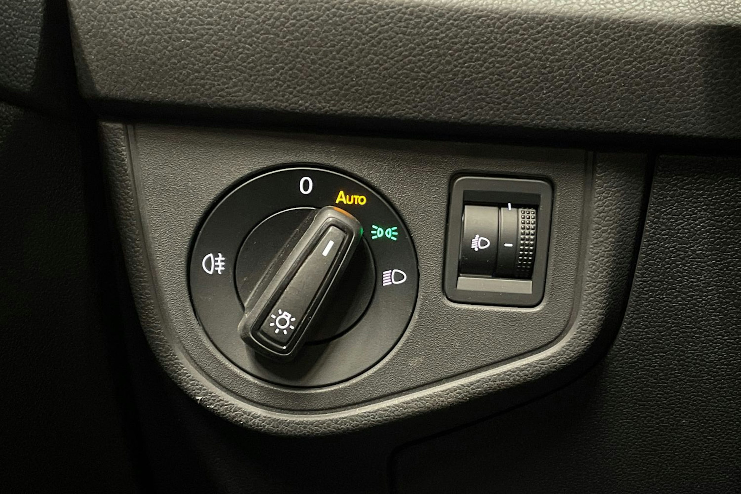 Valkoinen Volkswagen Taigo 2022 kuva 25.