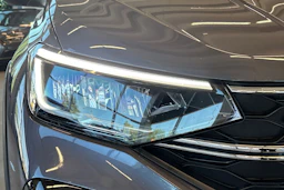 harmaa Volkswagen Taigo 2022 kuva 6.