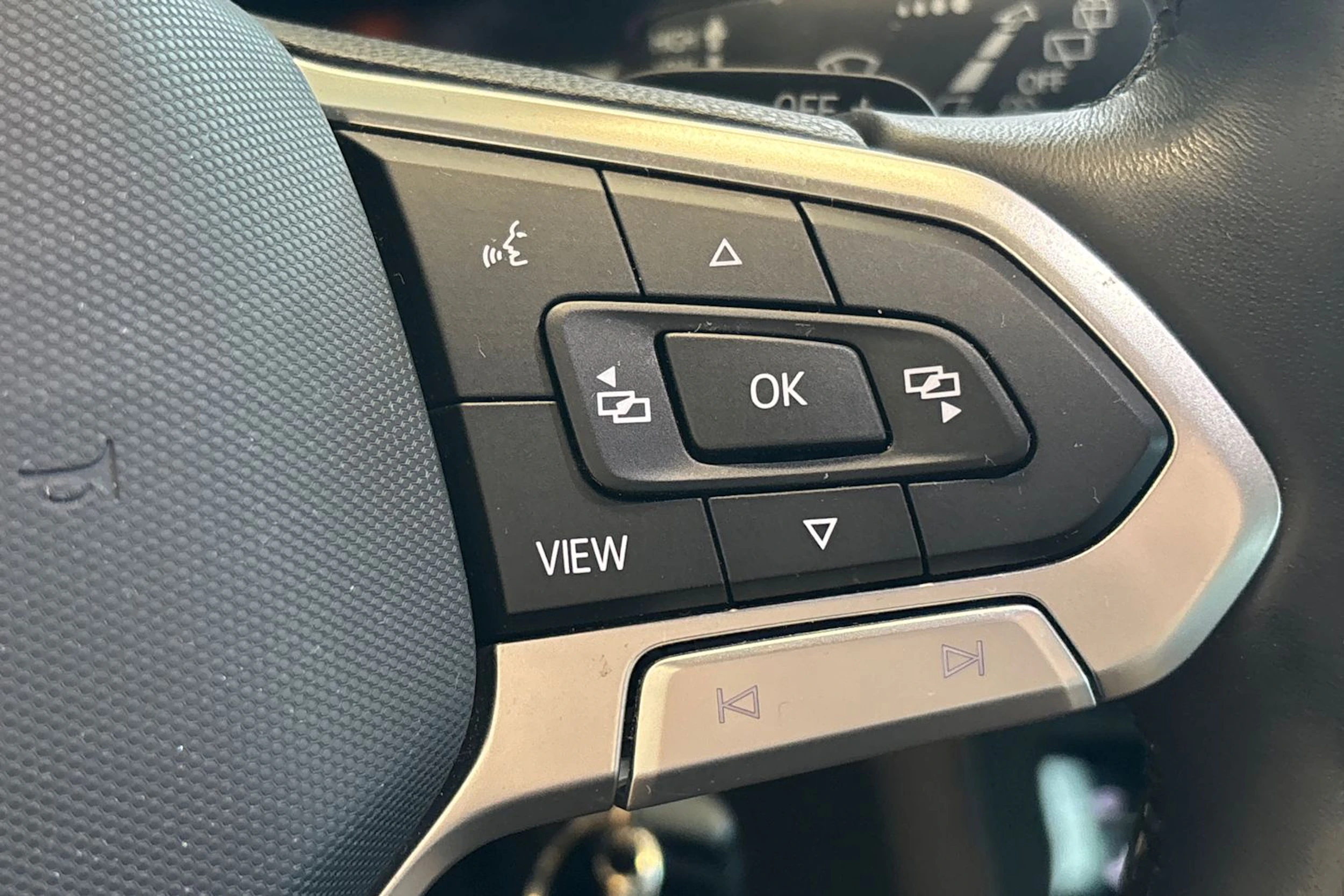 harmaa Volkswagen Taigo 2022 kuva 25.