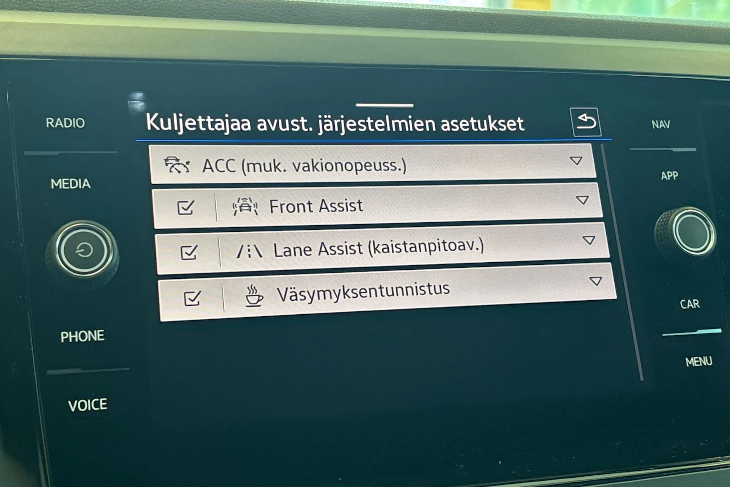 harmaa Volkswagen Taigo 2022 kuva 29.