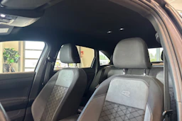 harmaa Volkswagen Taigo 2022 kuva 35.