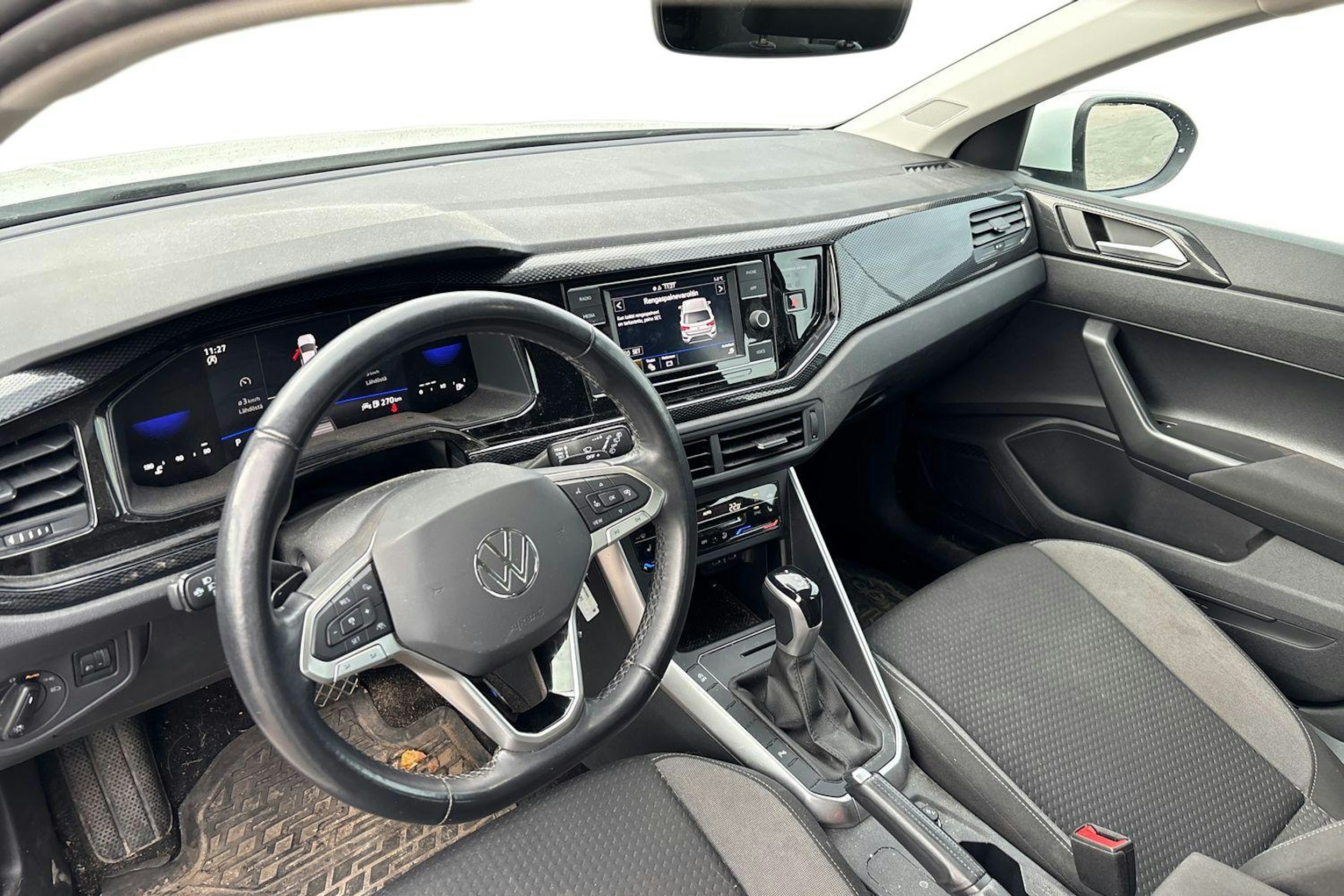 Valkoinen Volkswagen Taigo 2023 kuva 3.