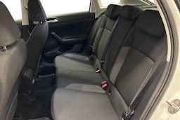 Valkoinen Volkswagen Taigo 2023 kuva 10.