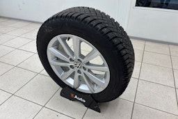 Valkoinen Volkswagen Taigo 2023 kuva 14.