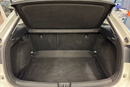 Valkoinen Volkswagen Taigo 2023 kuva 15.