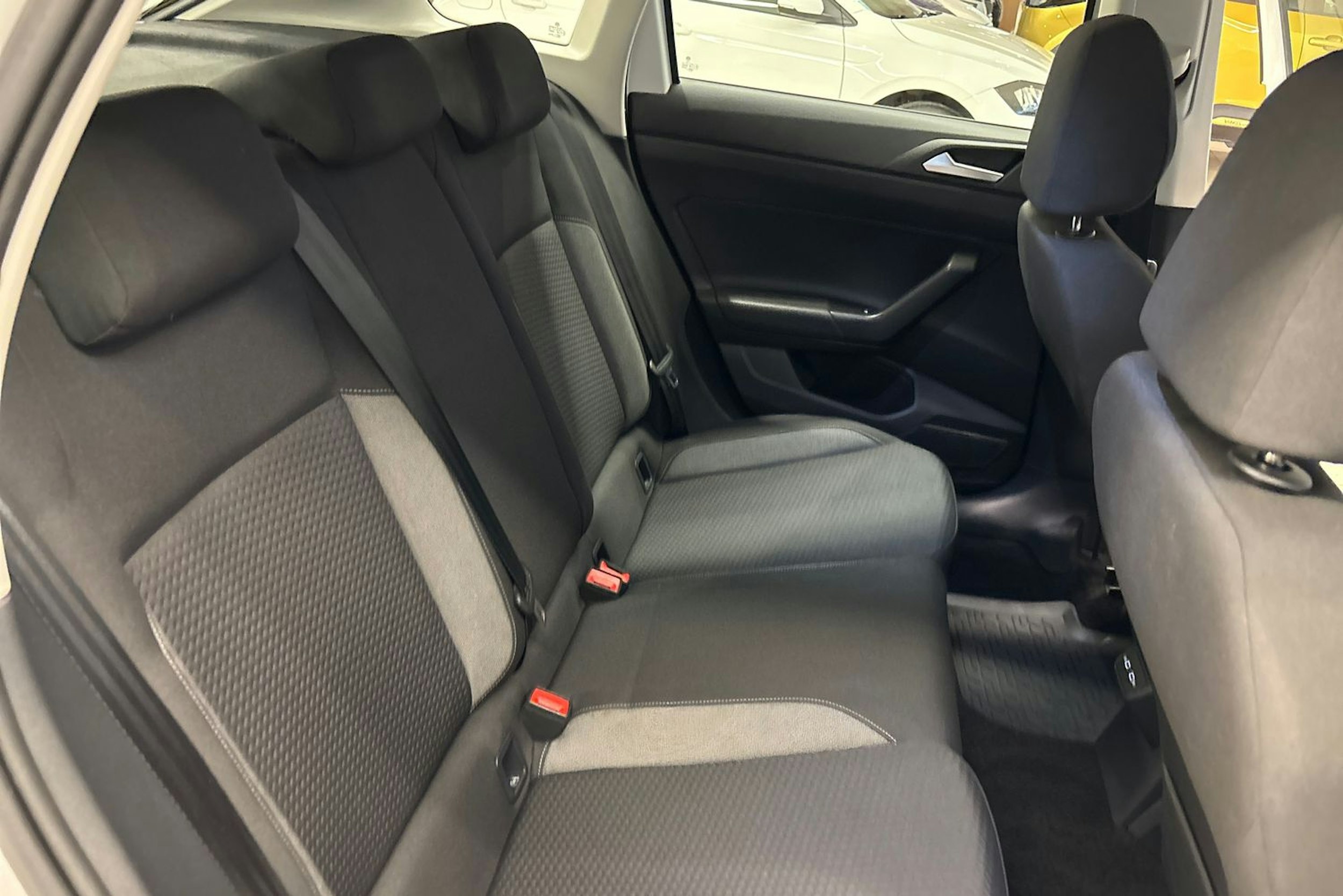 Valkoinen Volkswagen Taigo 2023 kuva 16.