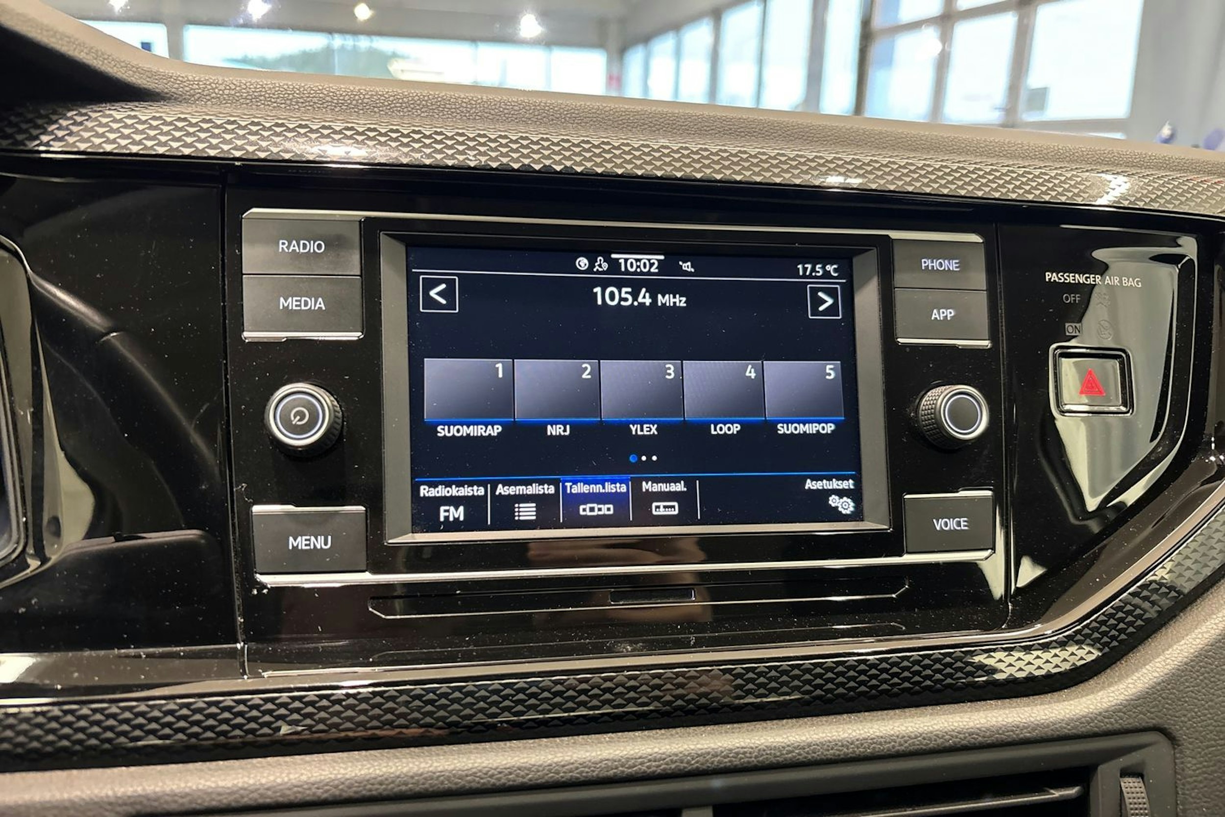 Valkoinen Volkswagen Taigo 2023 kuva 22.