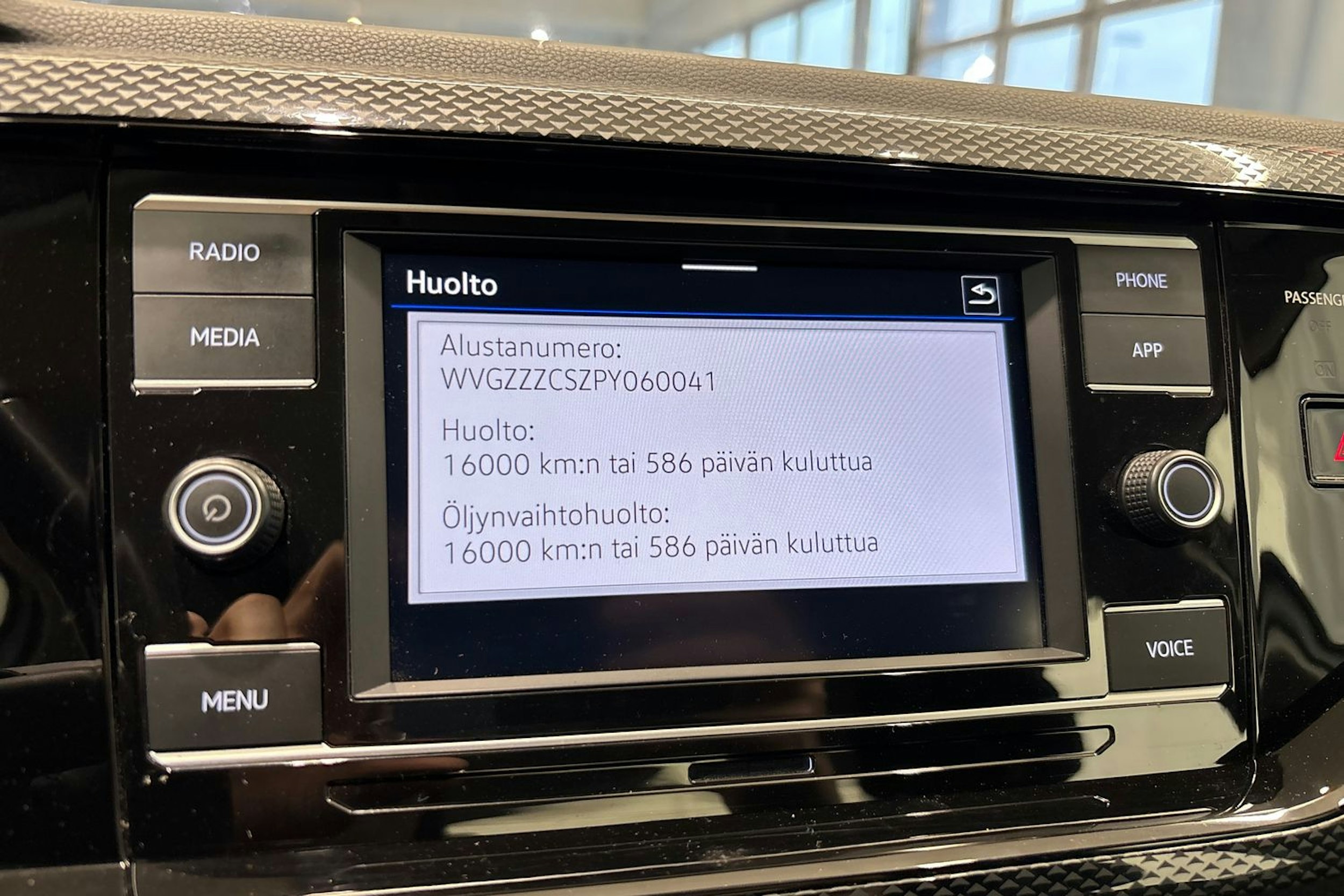 Valkoinen Volkswagen Taigo 2023 kuva 26.