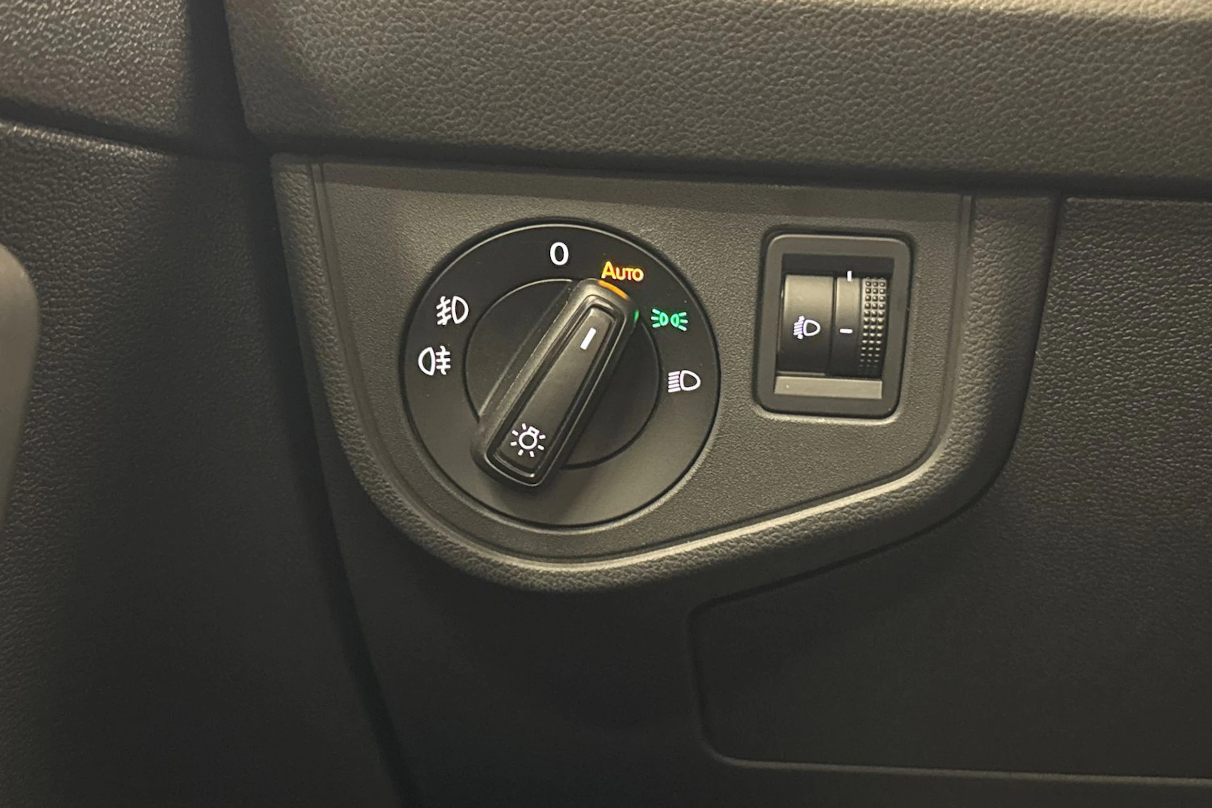 Valkoinen Volkswagen Taigo 2022 kuva 22.