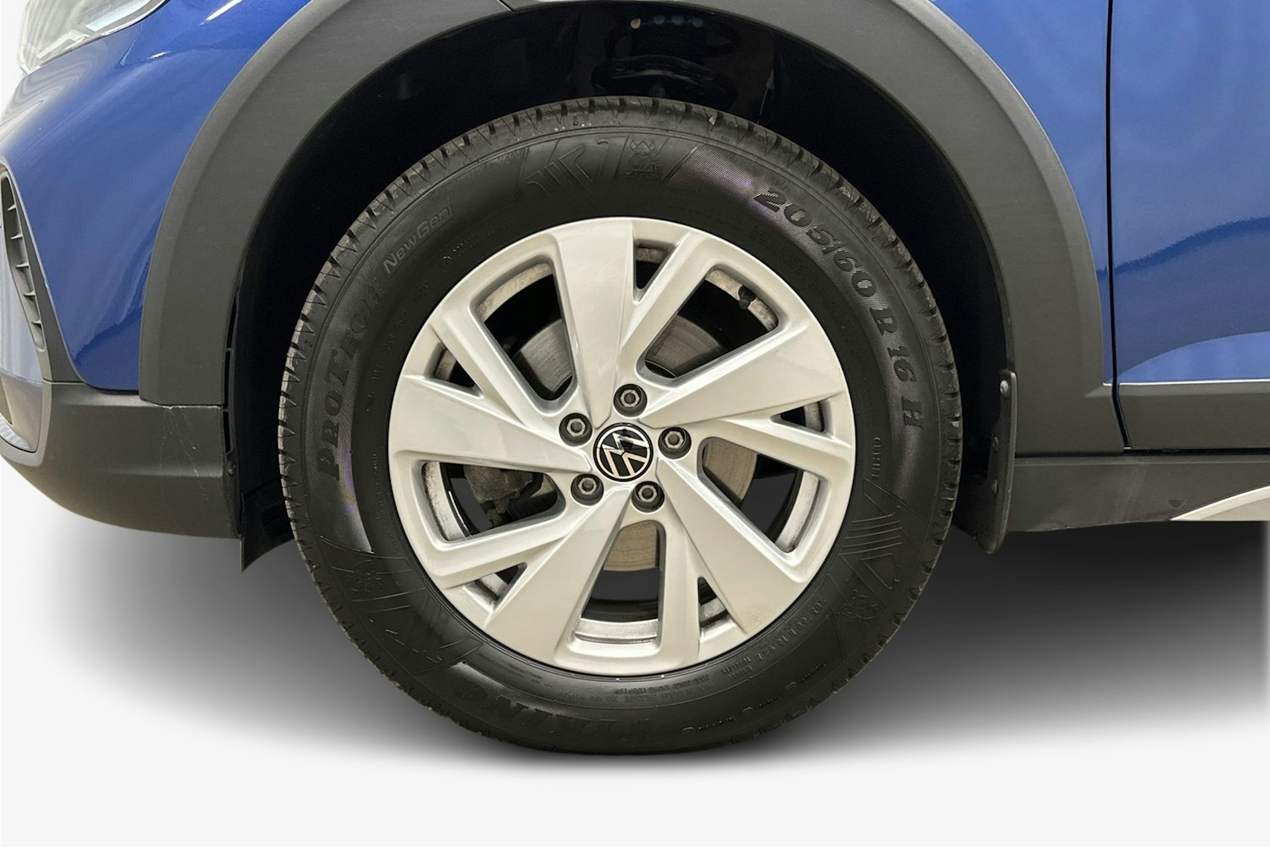 sininen Volkswagen Taigo 2023 kuva 9.