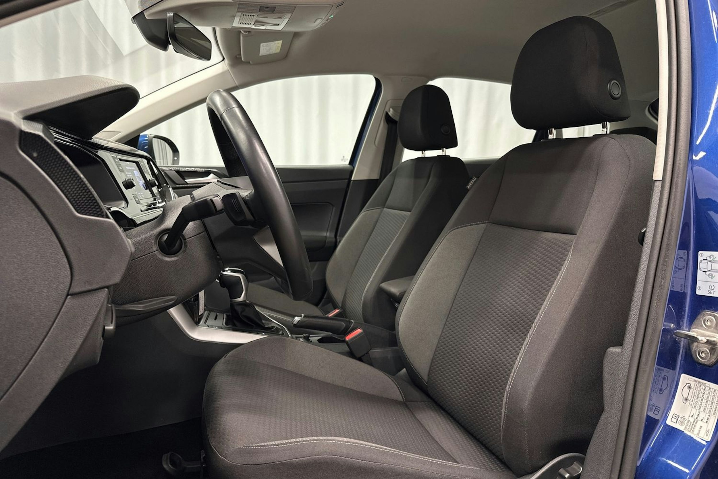sininen Volkswagen Taigo 2023 kuva 11.