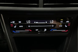 sininen Volkswagen Taigo 2023 kuva 18.