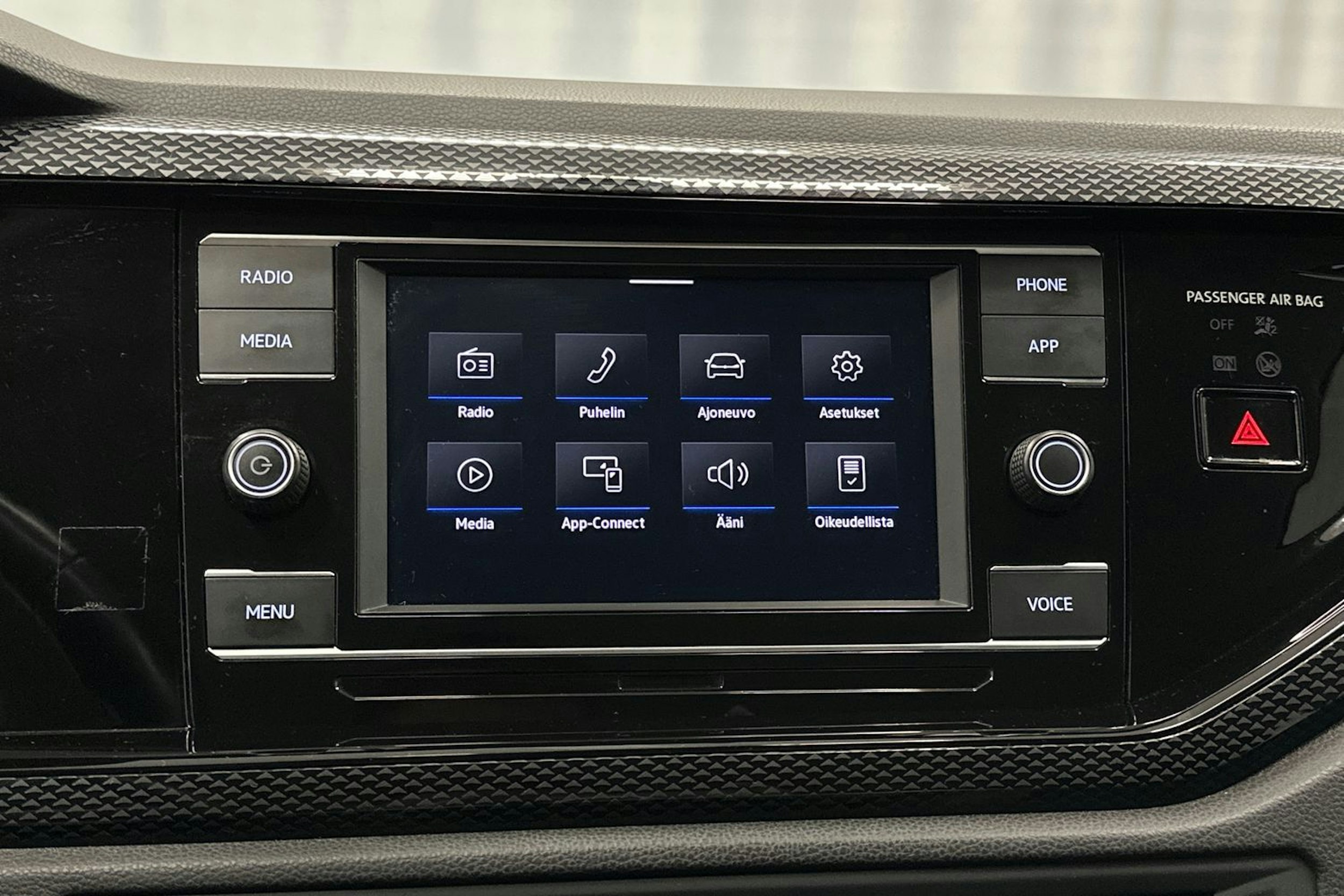 sininen Volkswagen Taigo 2023 kuva 19.