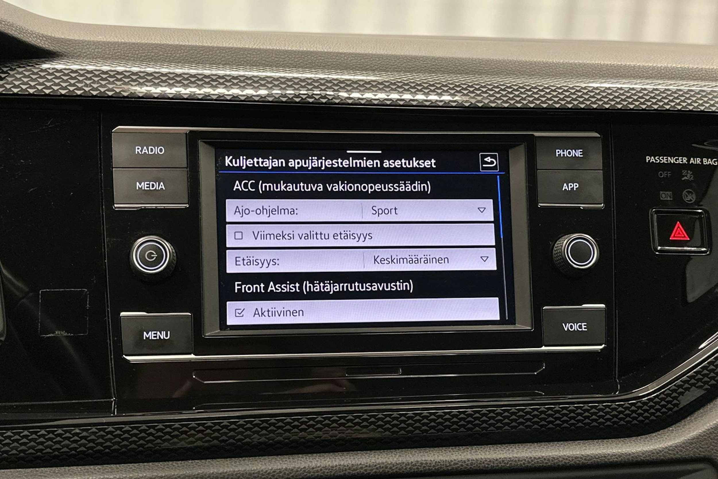 sininen Volkswagen Taigo 2023 kuva 22.