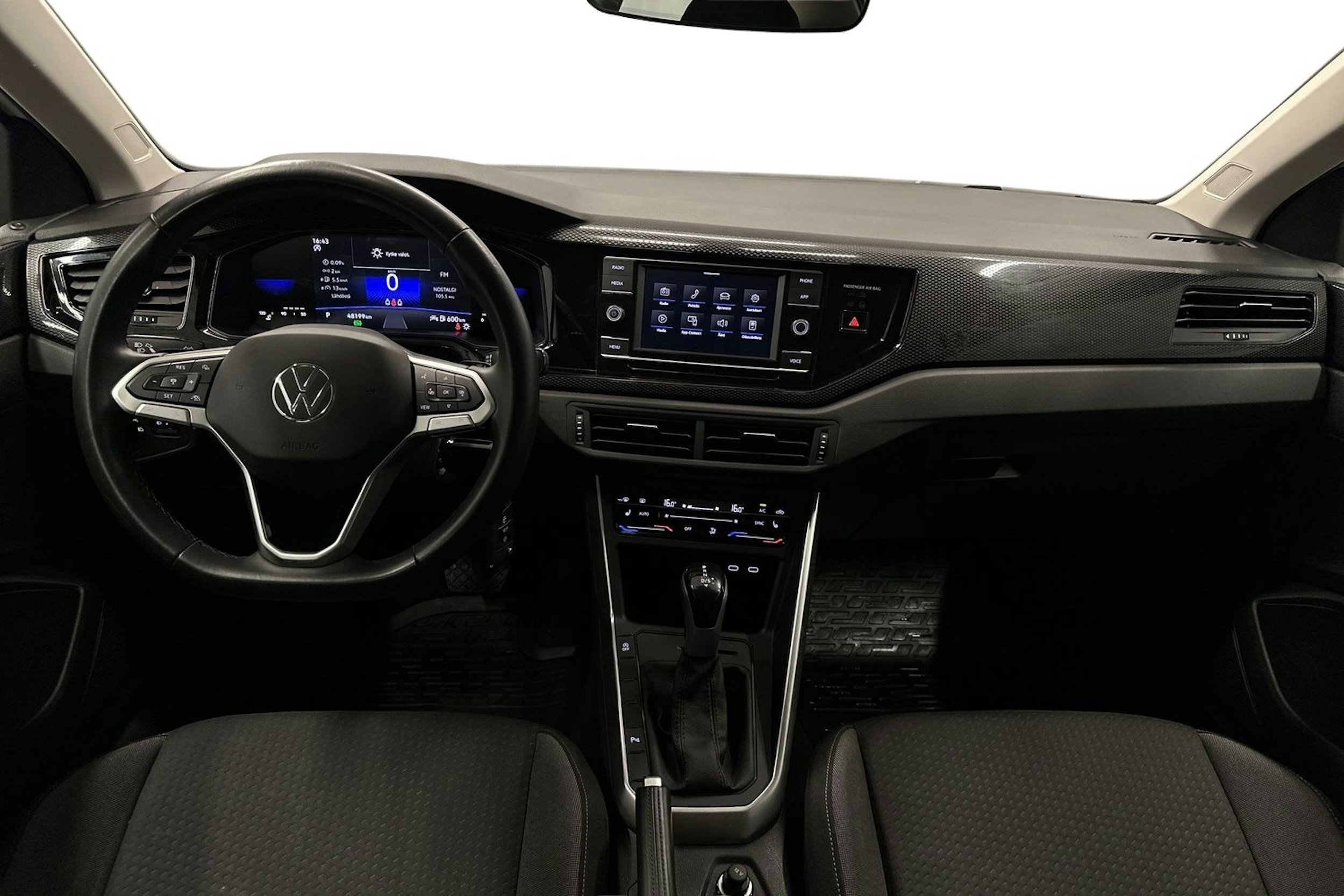 valkoinen Volkswagen Taigo 2023 kuva 9.