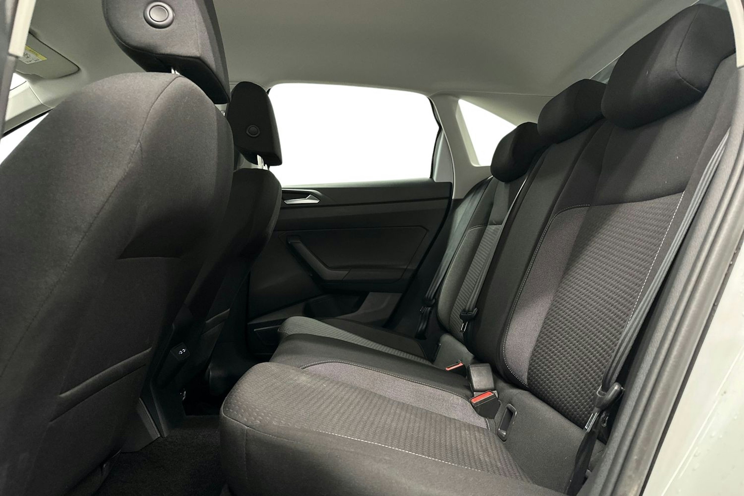 valkoinen Volkswagen Taigo 2023 kuva 10.