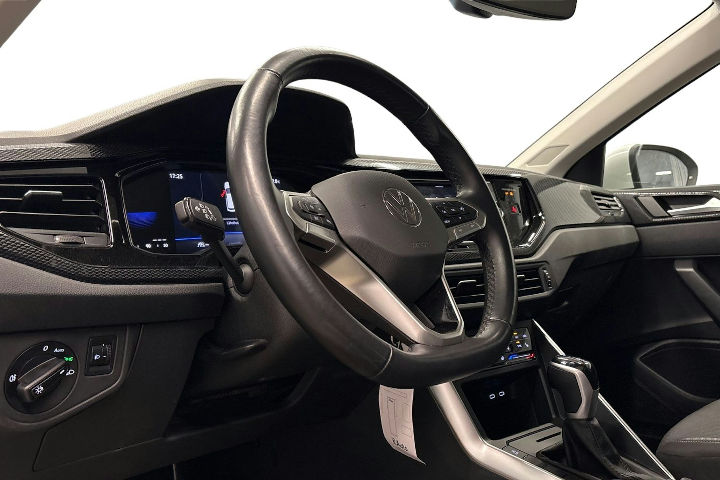 valkoinen Volkswagen Taigo 2023 kuva 3.