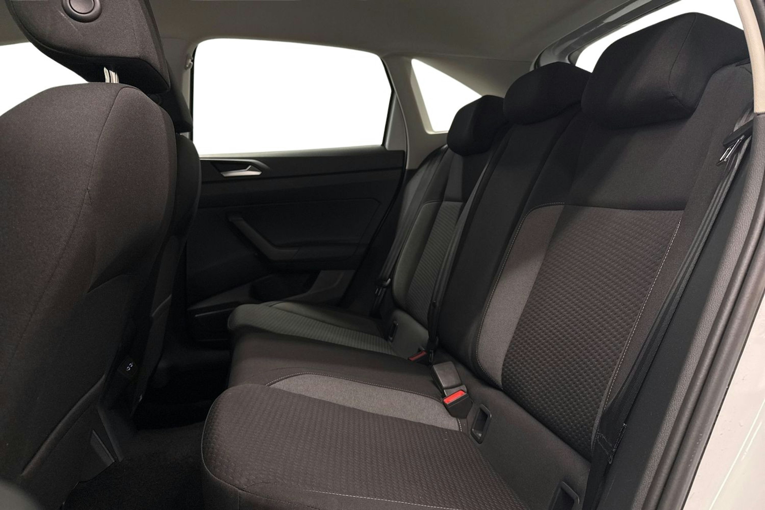 valkoinen Volkswagen Taigo 2023 kuva 10.