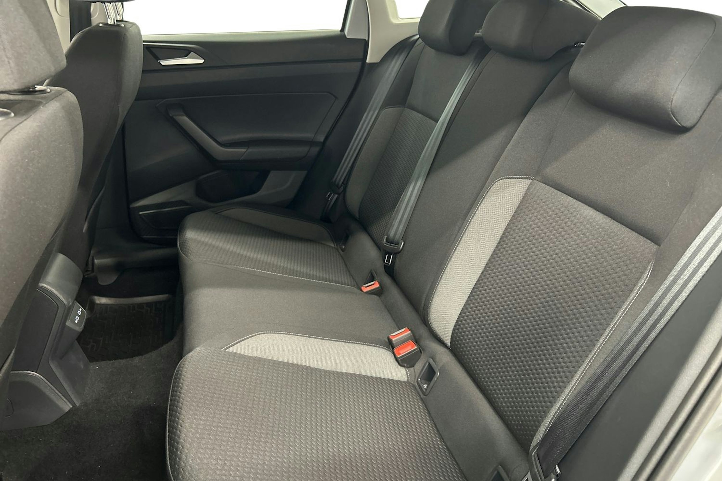 harmaa Volkswagen Taigo 2023 kuva 10.